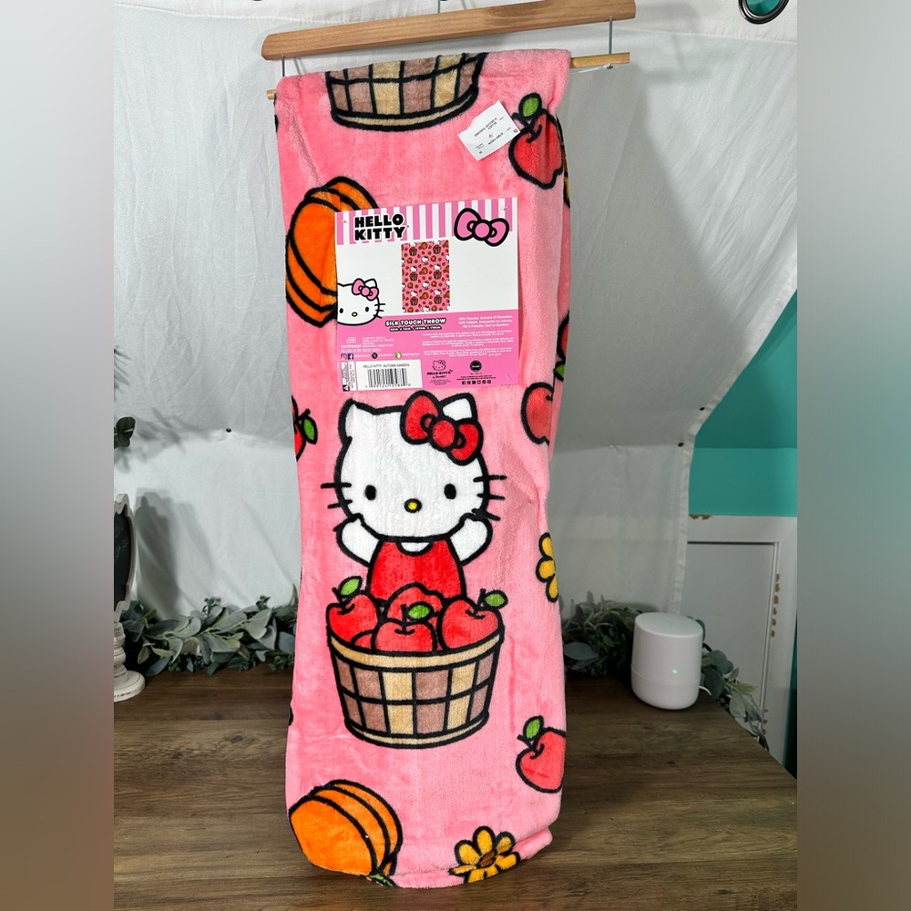 Hello Kitty Fall Harvest Throw with Apple Basket 🍎